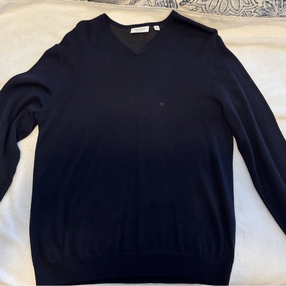 Calvin Klein Italian Merino Wool Navy V-Neck Men's Sweater Size M